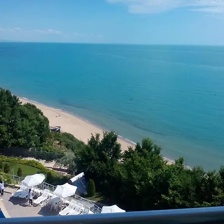 Silver Complex Aparthotel 3*