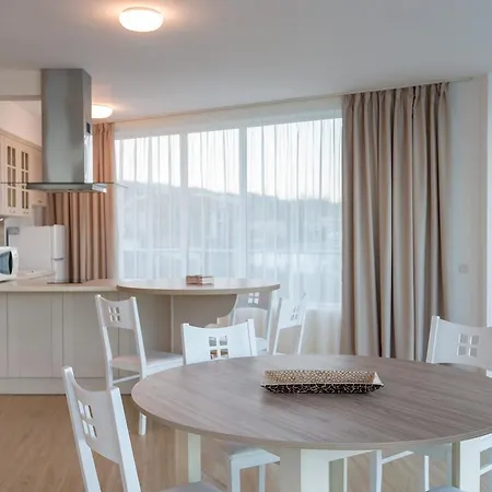 Silver Complex Aparthotel 3*