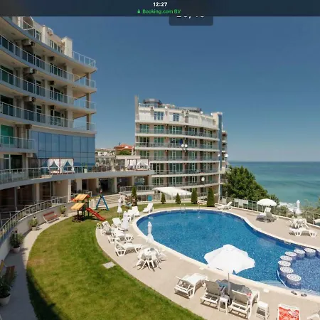 Silver Complex Aparthotel 3*